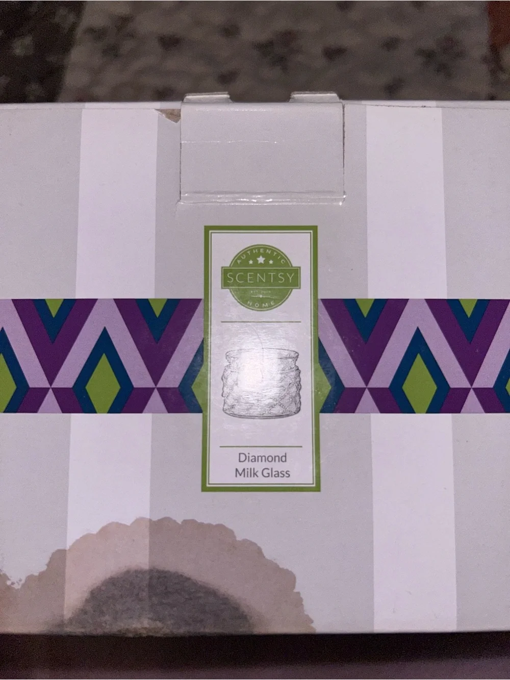 Small Scentsy Diamond Milk Glass Warmer